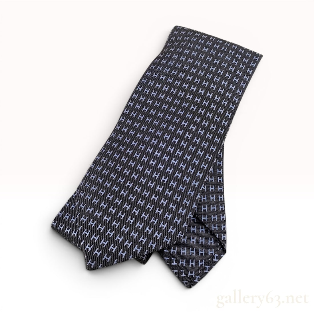 Hermes Faconnee H Pattern Silk Necktie in Gray and Light Blue (1 of 10)