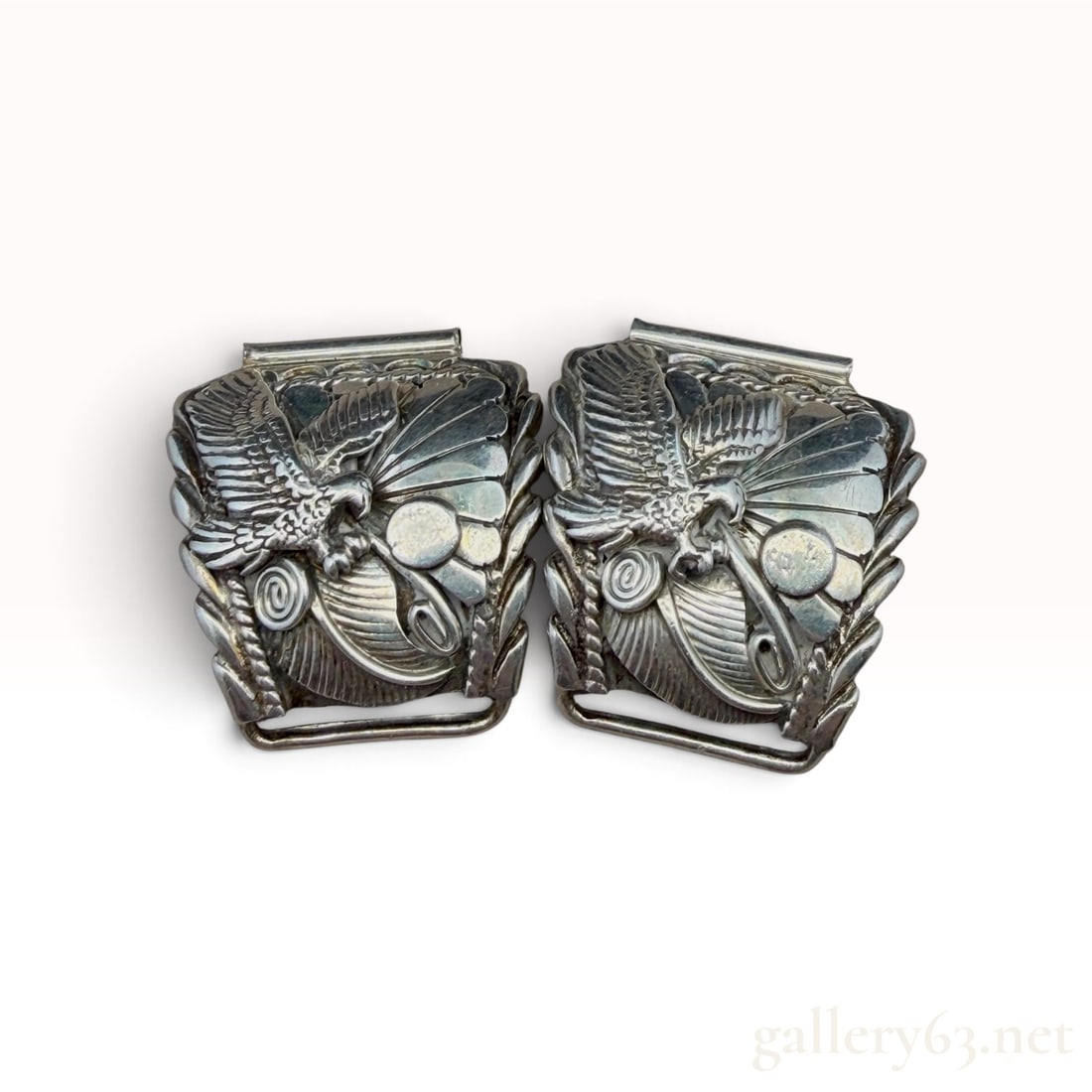 Native American Sterling Silver Watch Ends: The lot features a pair of Native American Sterling Silver Watch Ends with 20.6 grams. It is offered in good estate condition.