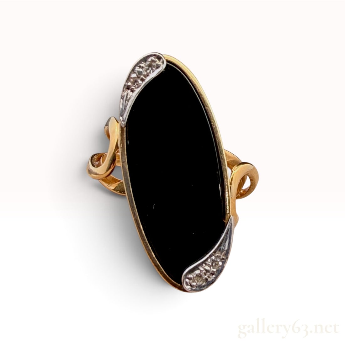 14k Onyx Diamond Ring: The lot features a 14k Onyx Diamond Ring with ring size 5.75 10.9 grams. It is offered in good estate condition.