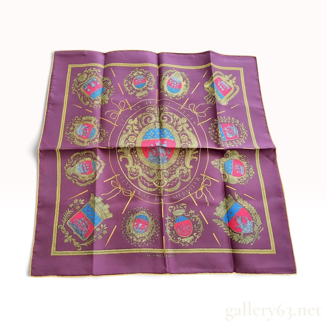 Vintage Hermes Les Armes de Paris Plum Silk Carre 45 (1 of 8)