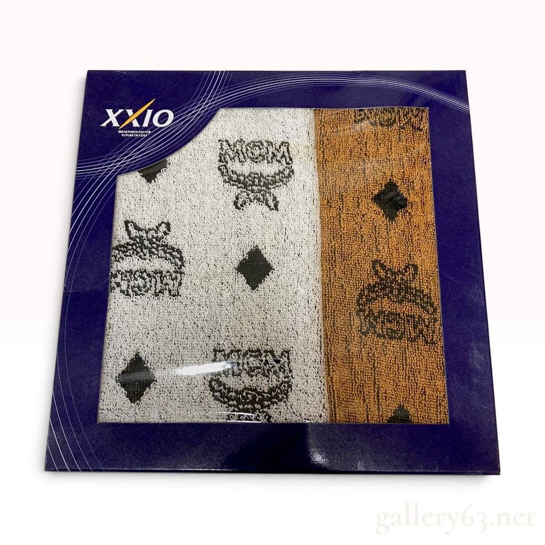 XXIO x MCM White and Cognac Cotton Wash Towels with Box (1 of 4)
