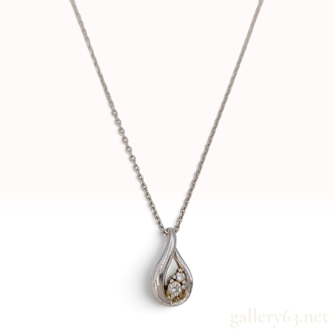 4Â°C Pt850 Platinum and Natural Diamond Teardrop Pendant Necklace (1 of 8)
