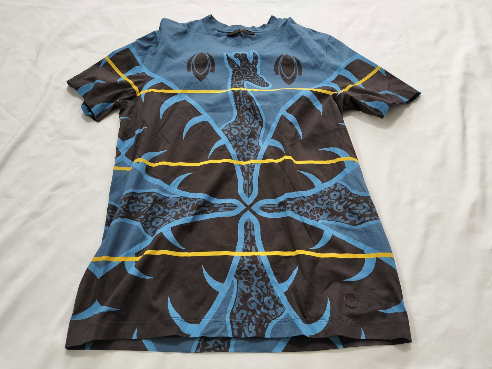 Louis Vuitton x Chapman Brothers Spring Summer 2017 Savane Collection Giraffe Graphic T-Shirt Size L: Louis Vuitton short-sleeve graphic t-shirt from the Spring Summer 2017 Savane collection, featuring artwork from a collaboration with the Chapman Brothers. The garment is constructed from 100% cotton 
