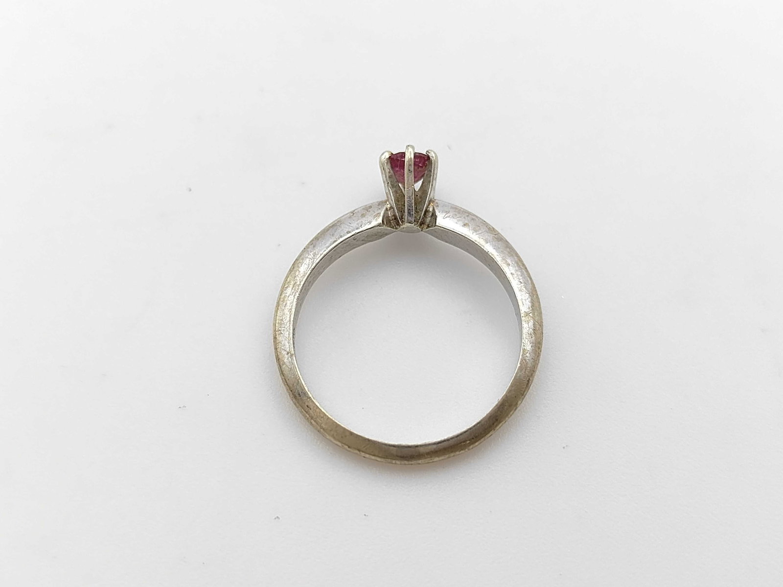 14 Karat White Gold Pear-Cut Ruby Solitaire Ring - 4