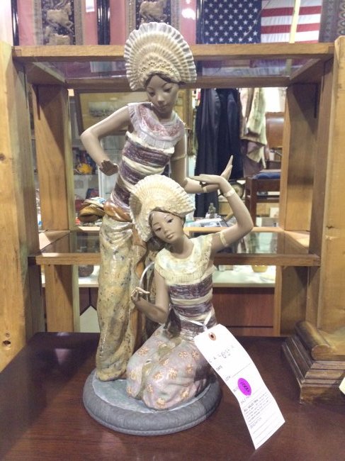 Lladro Semi Circle Girls Statue: Lladro Semi Circle Girls Statue