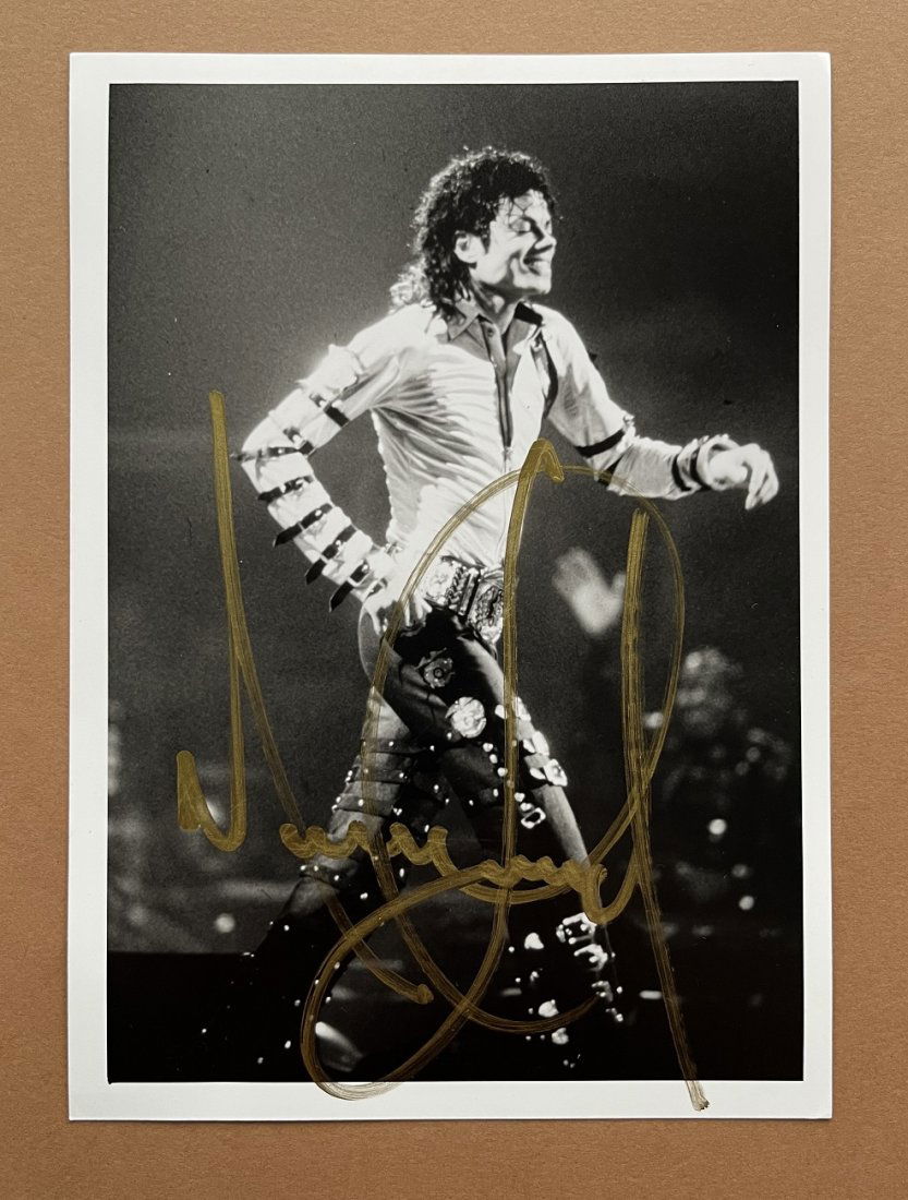 Michael Jackson signed Bad tour photo (1 of 1)