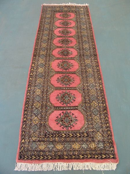New Pak Uzbek Bokara Runner Rug 8x3: LOW BUYERS PREMIUM (10%) NO RESERVE AUCTION! BIDDING STARTS AT $10! 9963 (7.10x2.7)9+ Bokara or Bokhara is a city in Uzbekistan and the customary center of commerce for Turkmen tribal carpets. The wov