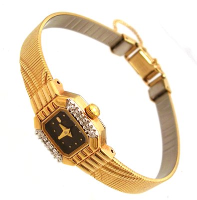 Pulsar Ladies Crystal Bezel Watch: LOW BUYERS PREMIUM (10%) NO RESERVE AUCTION! BIDDING STARTS AT $10! This beautiful Pulsar watch is fashionable piece to add to your collection.The Pulsar quartz movement is encased into a stainless st