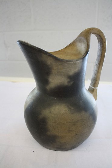 Cherokee vessel by Unknown: Earthenware vase, 8"