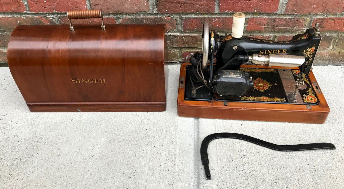 1920'S WORKING SINGER SEWING MACHINE WOOD CASE KNEE BAR (1 of 9)