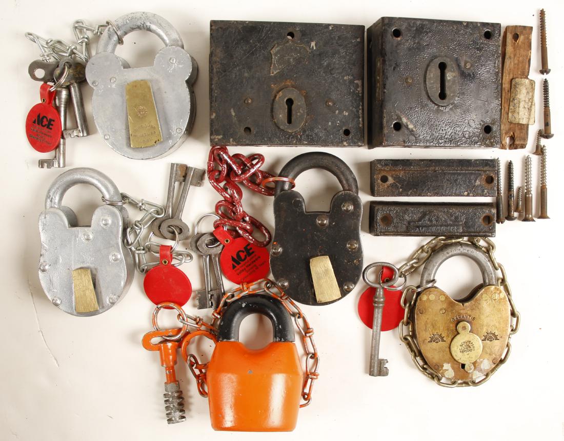 Large (Giant) Lock Collection (81107): Collection of five large locks and two antique door locks. a) large railroad style lock, with key cover "Schlieper Remschied" with key. punched on the hasp "5 Veeren". b) similar, painted silver, "Imp