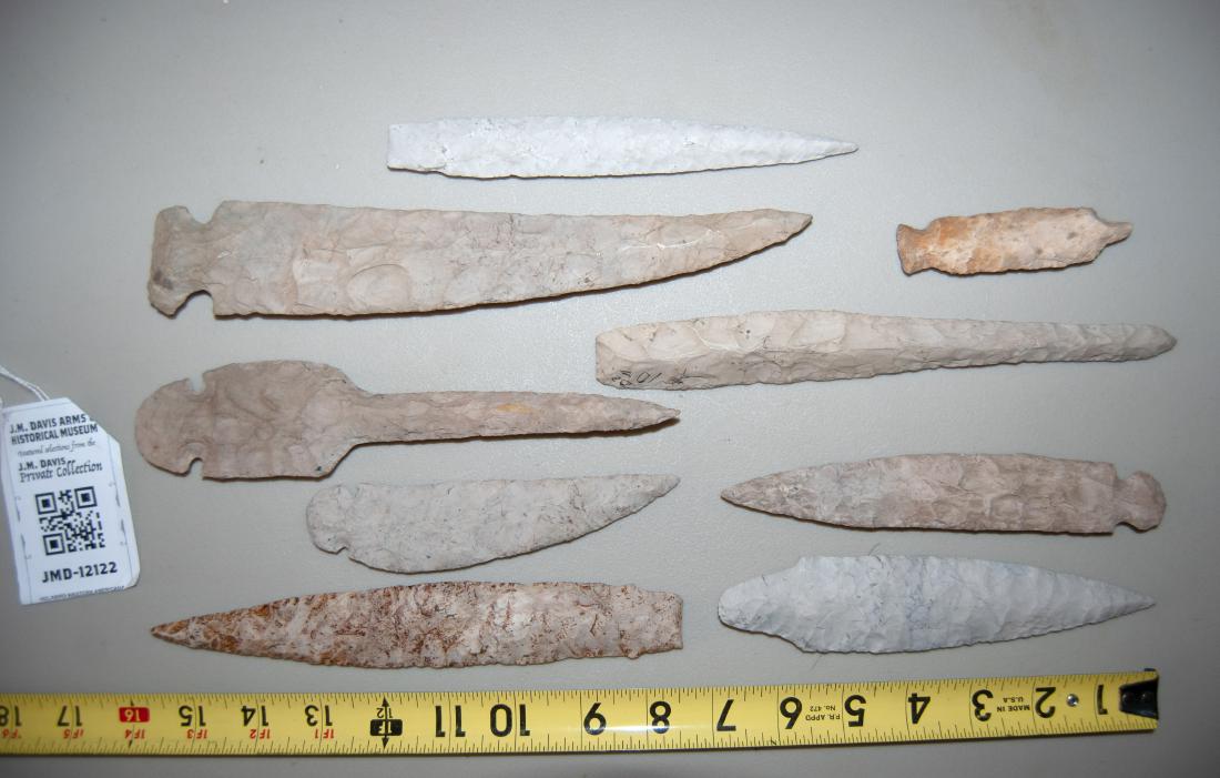 Modern Large white chert Projectile Points JMD-12122: About nine points varying in size and style by a modern Knapper, found in box marked Modern in Museum archive.