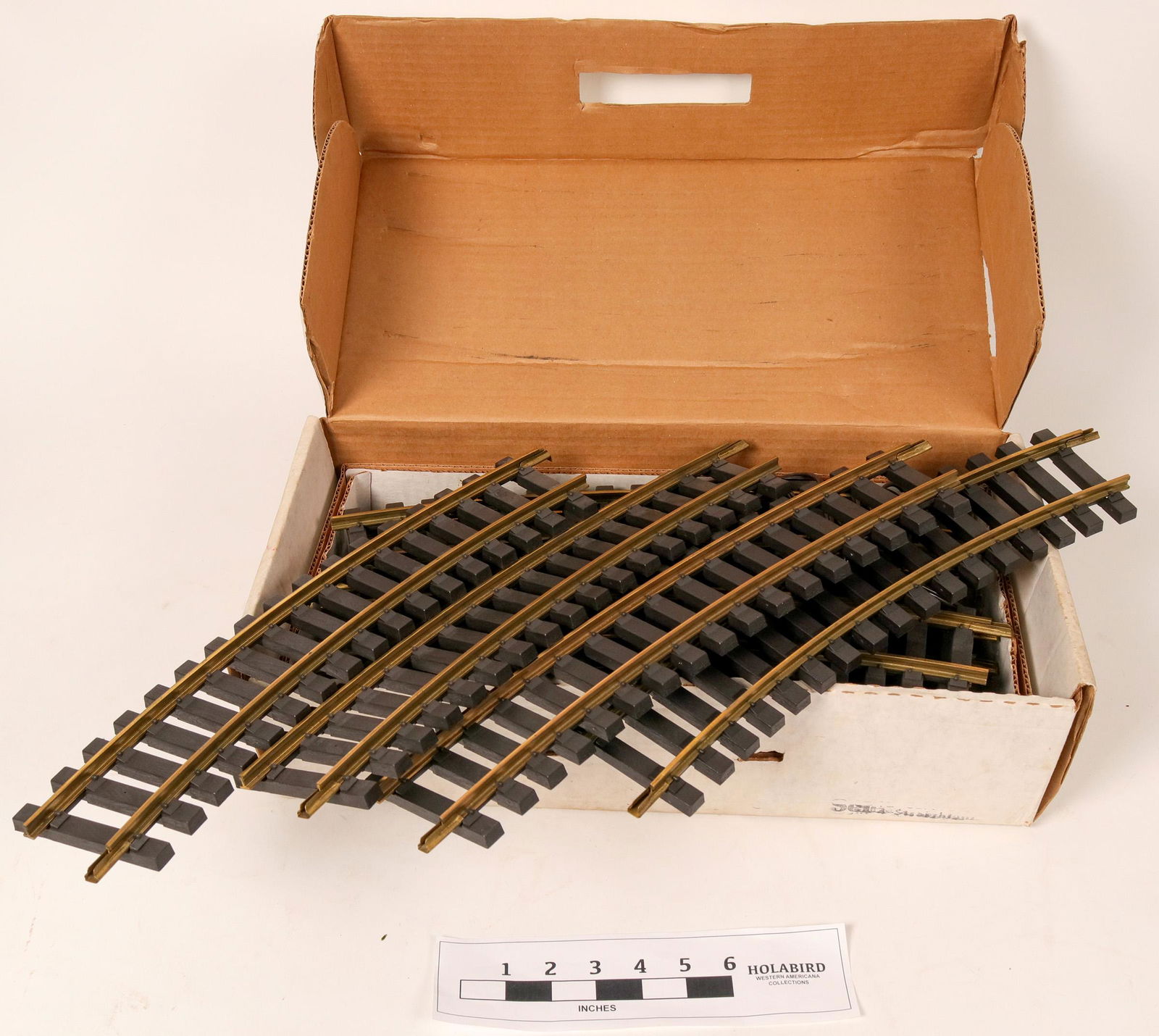Model Train: G Scale track (121061): In original box. 16 curved, 4 straight. One track is power connection. Near new condition (appears was used). Box is marked or Kalamazoo [x=#8220/]#1 Guage 1/2[x=#8221/] scale[x=#8221/].Date: Country