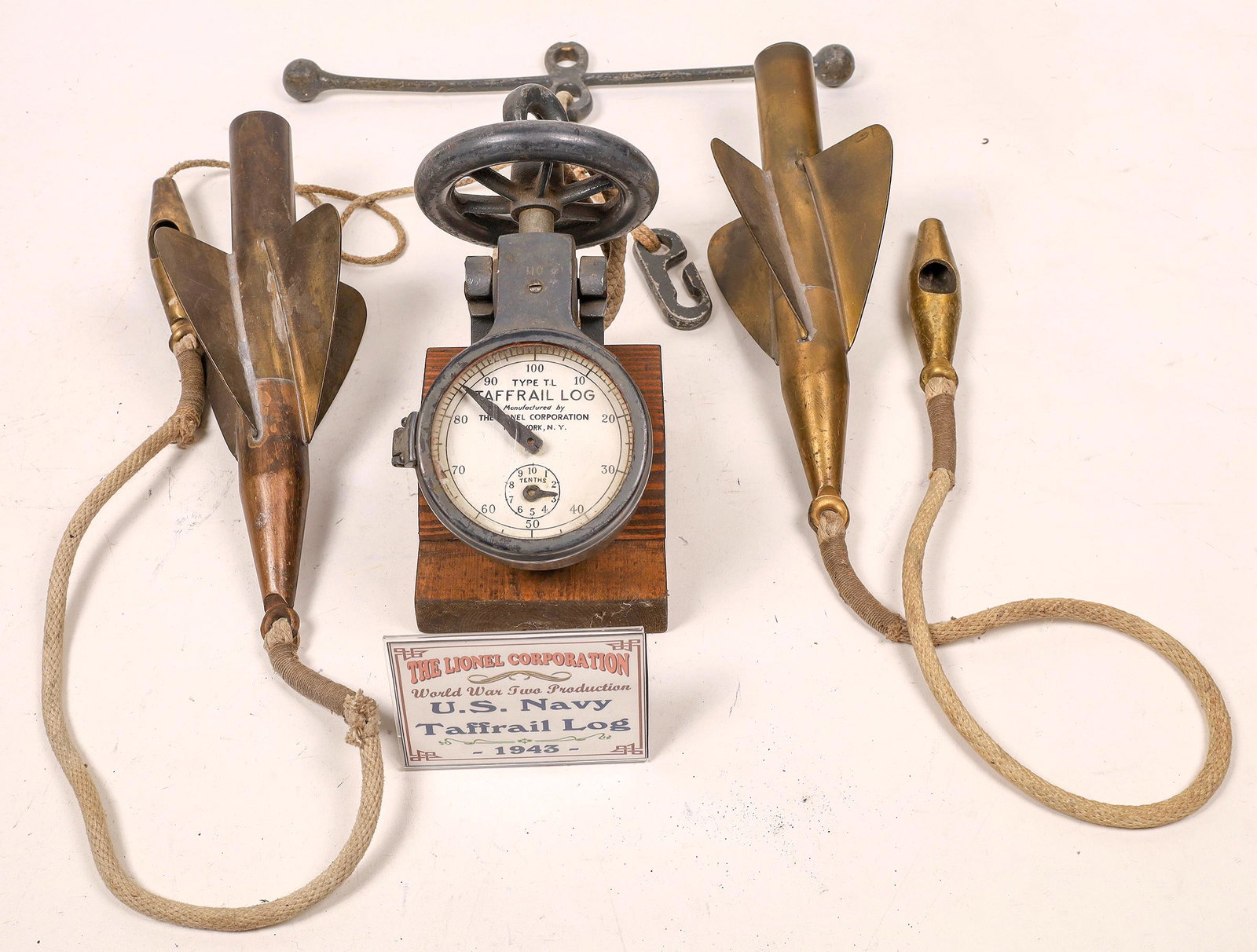 Lionel US Navy TAFFRAIL log [133465]: includes trailing propellors for measuring a boat's speed in the water, made by Lionel.Date: Country (if not USA): State: City: Provenance: Gary Nelson Railroad Collection