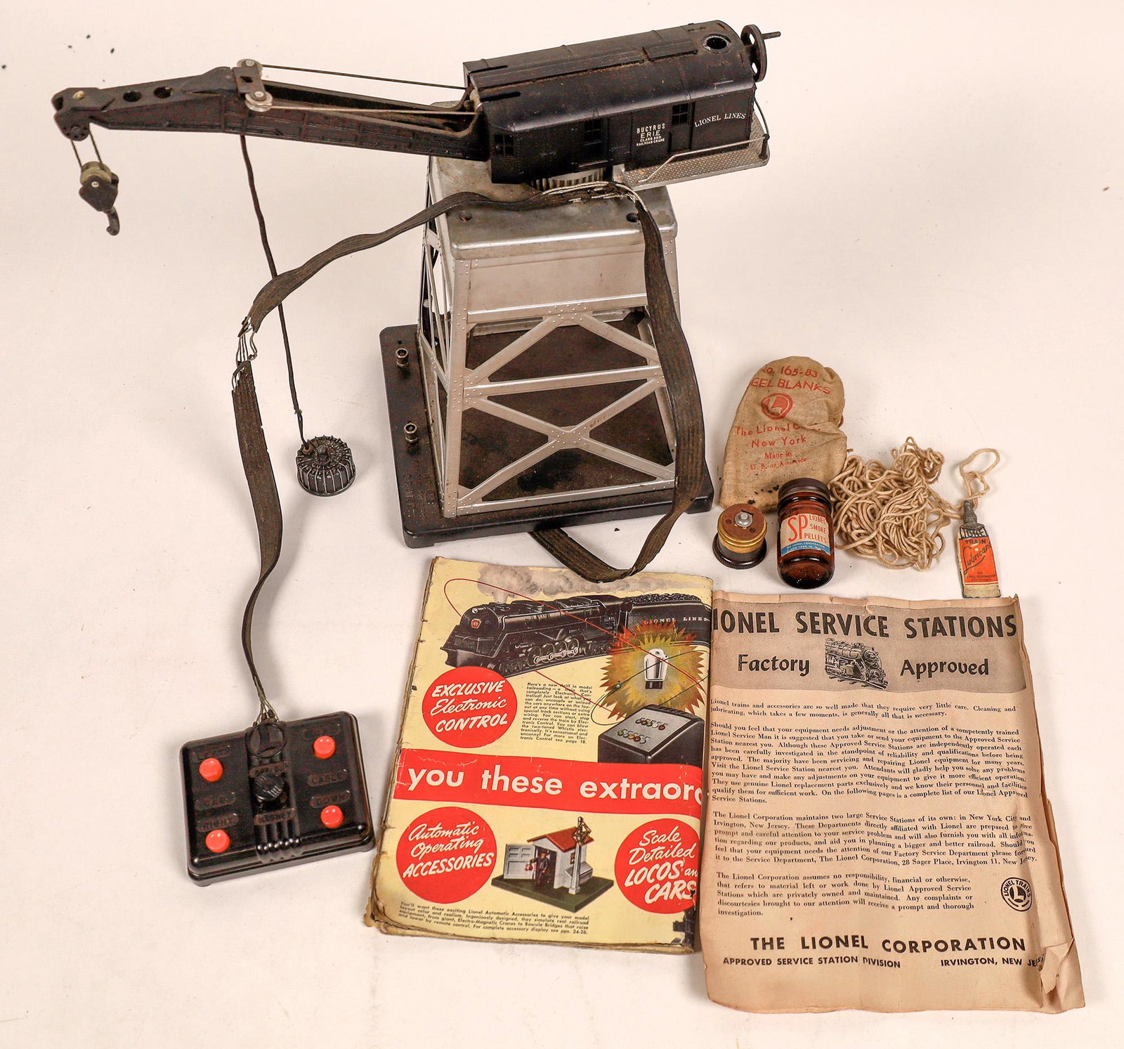 Lionel Route Control Crane [128044]: Good condition in original box. #182 Magnetic Crane. Tested and working, but will need cleaning. Crane raise and lowers and moved left and right.Date: Country (if not USA): State: City: Provenance: