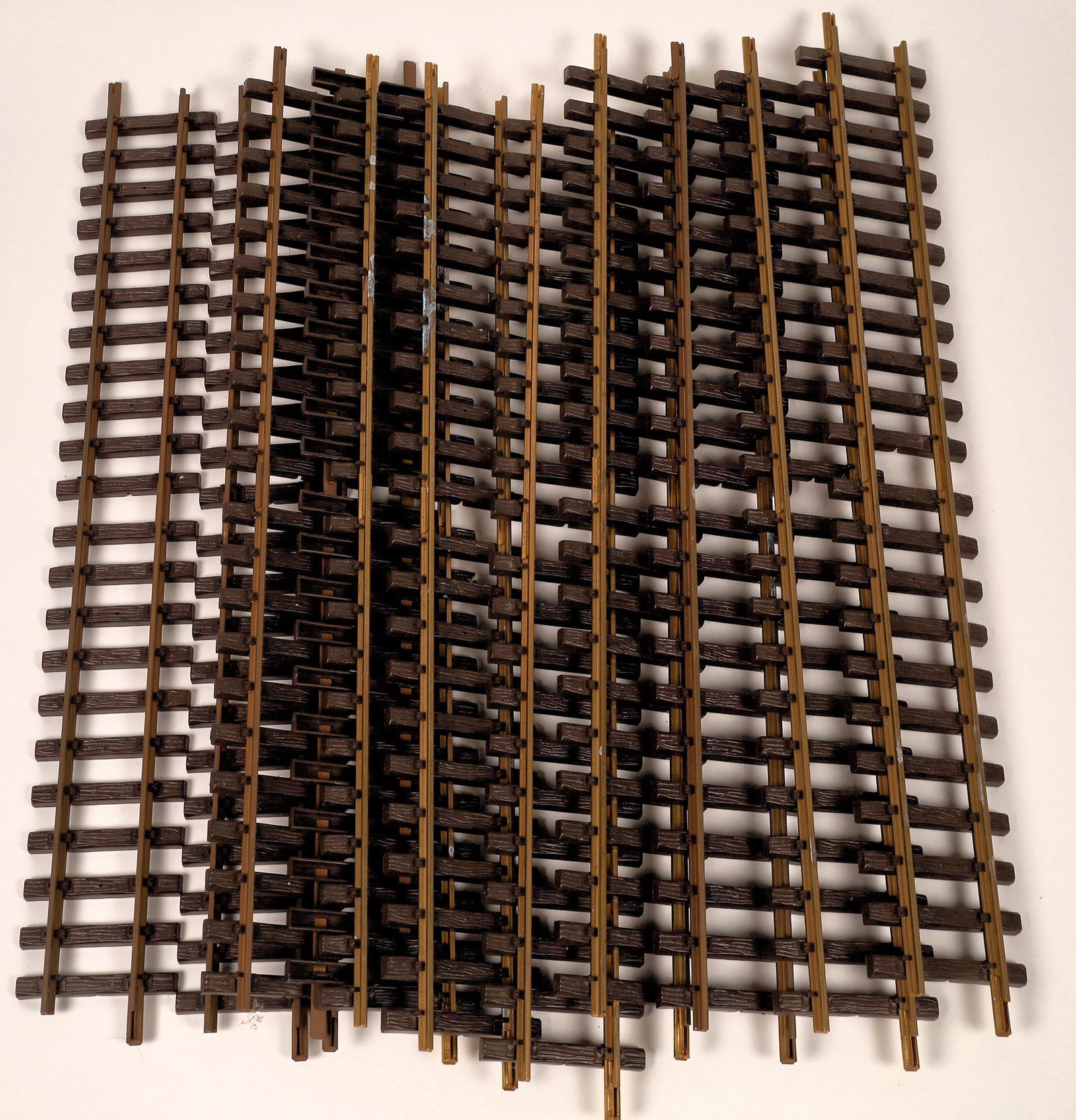 Box LGB G scale track [128034]: Lot of 12. Near new condition in original box LGB 12x1060 (600mm) (24[x=#8221/]) straight track.Date: Country (if not USA): State: City: Provenance:
