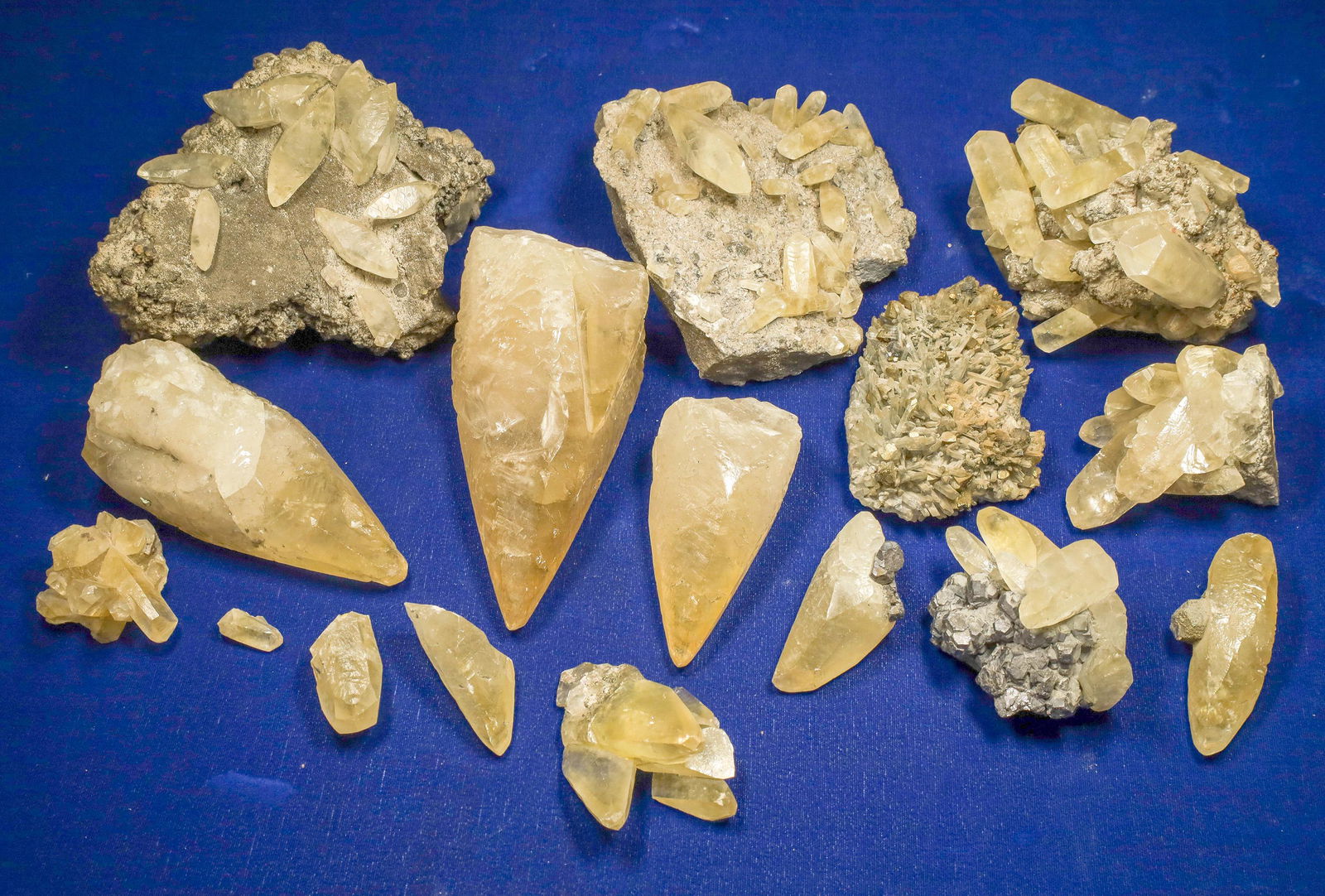 Calcite Crystals, Dogtooth and Nailhead Forms, (1 of 1)