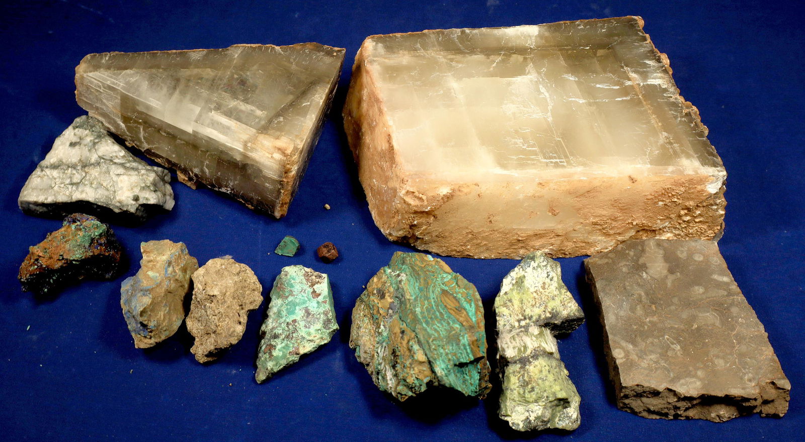 Mineral Specimen Group, Unknown Localities  [132880] (1 of 1)