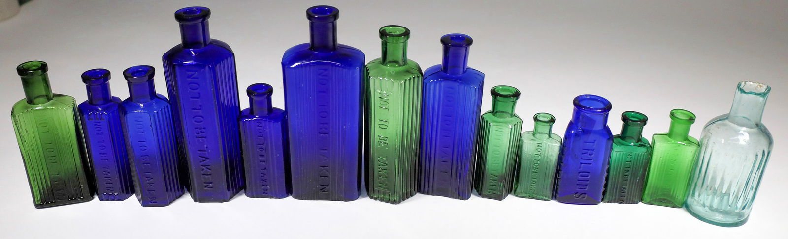 Poison Bottle Collection  (15)  [132278] (1 of 1)