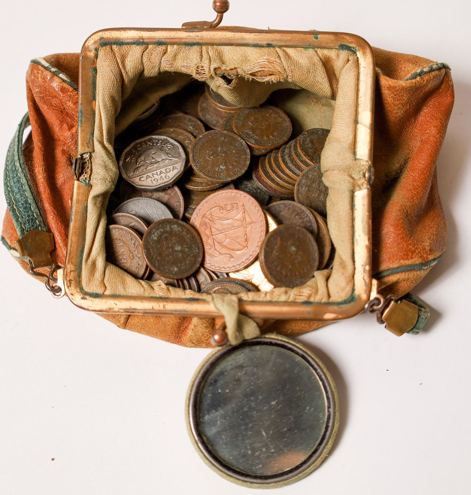 Old Time Coin Purse Full of Coins  [126097] (1 of 1)