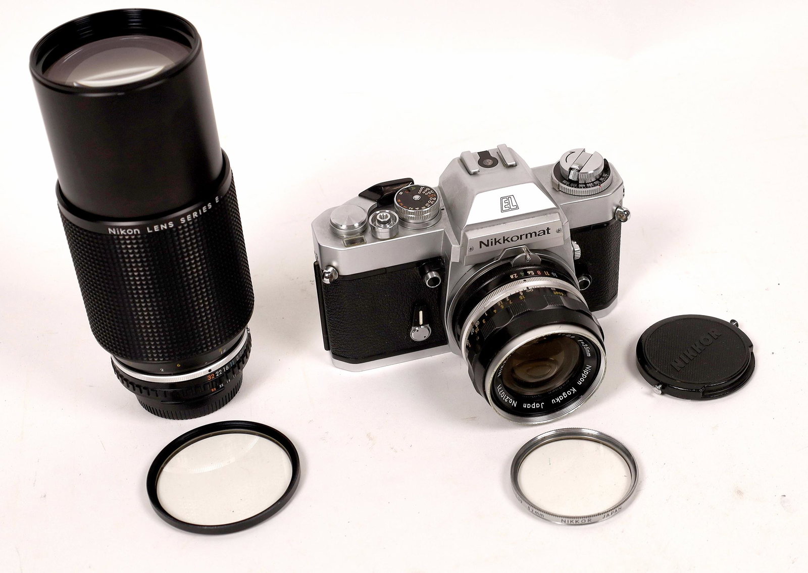 Nikkormat Camera with Nikkor-S Auto 1:2.8 F35mm Lens (1 of 5)