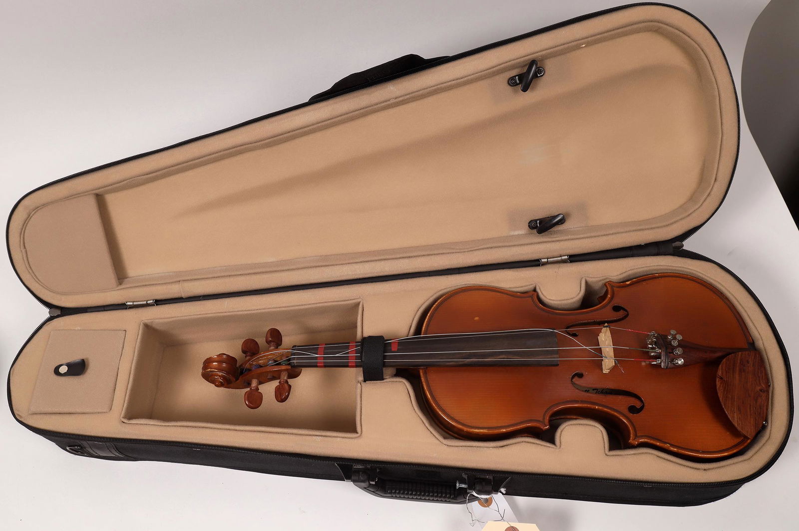 Two Violins with Two Cases  [146139] (1 of 4)