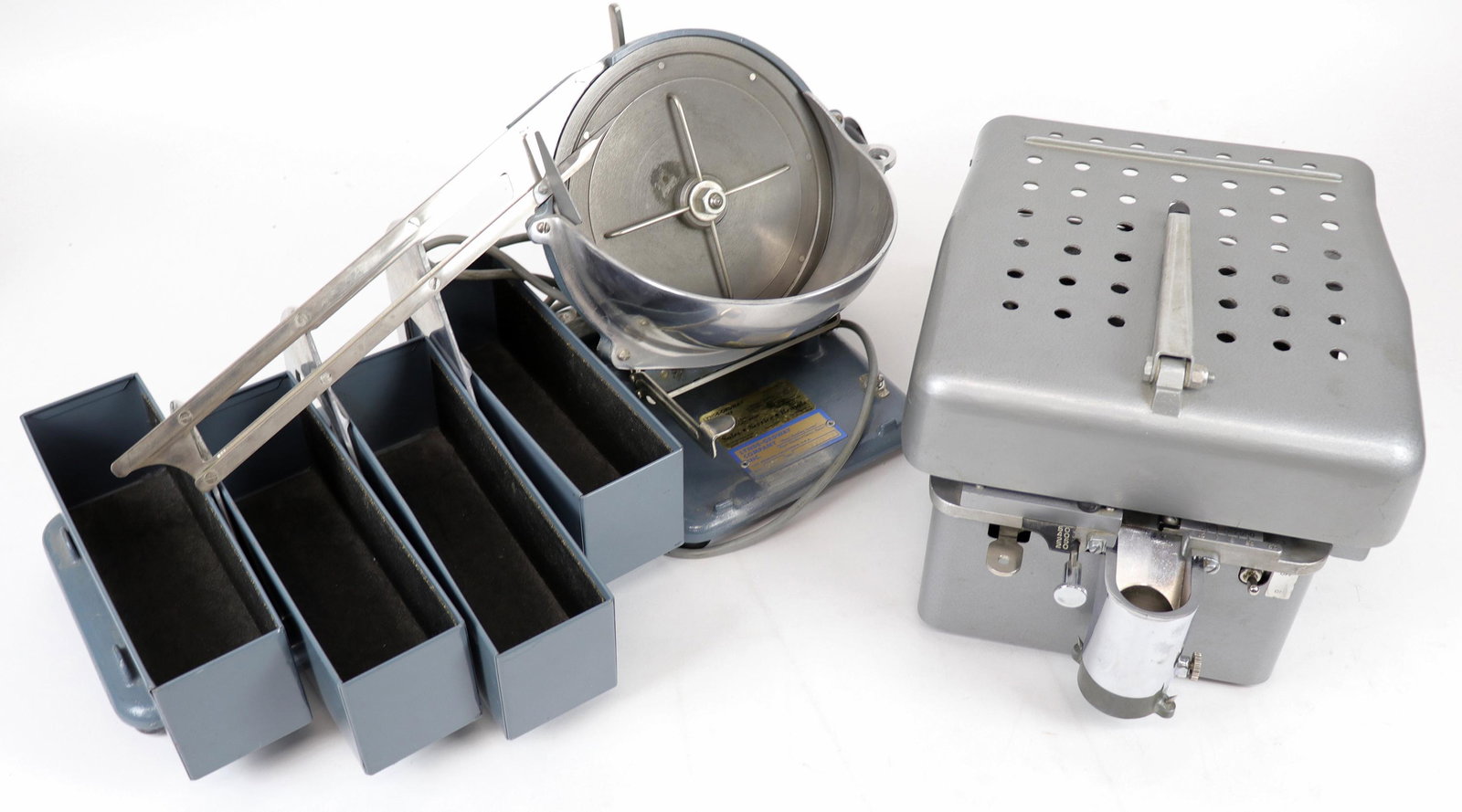 Lynde-Ordway Downey-Johnson Coin Sorter [148548]: Heavy duty coin sorter made by Lynde-Ordway of Huntington Beach, California. The model 397 Rail Sorters are ideal for sorting coins quickly on small or large counting jobs in today[x=#8217/]s retail,