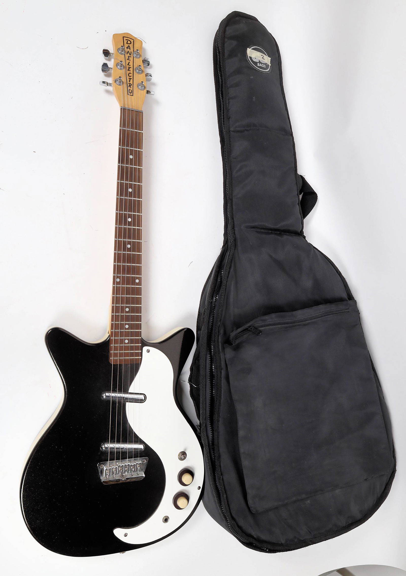 Danelectro DC-3  Electric Guitar [156740] (1 of 4)