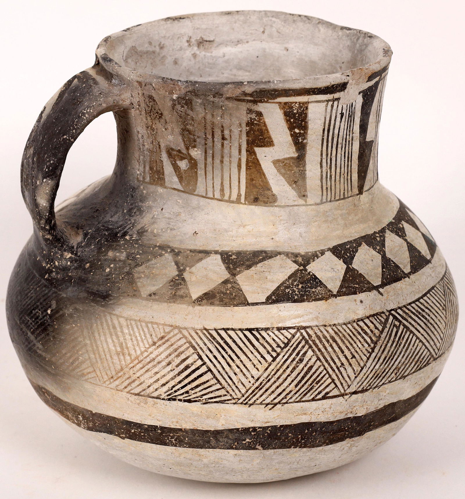 Anasazi Pitcher With Geometric Design [167376] (1 of 5)