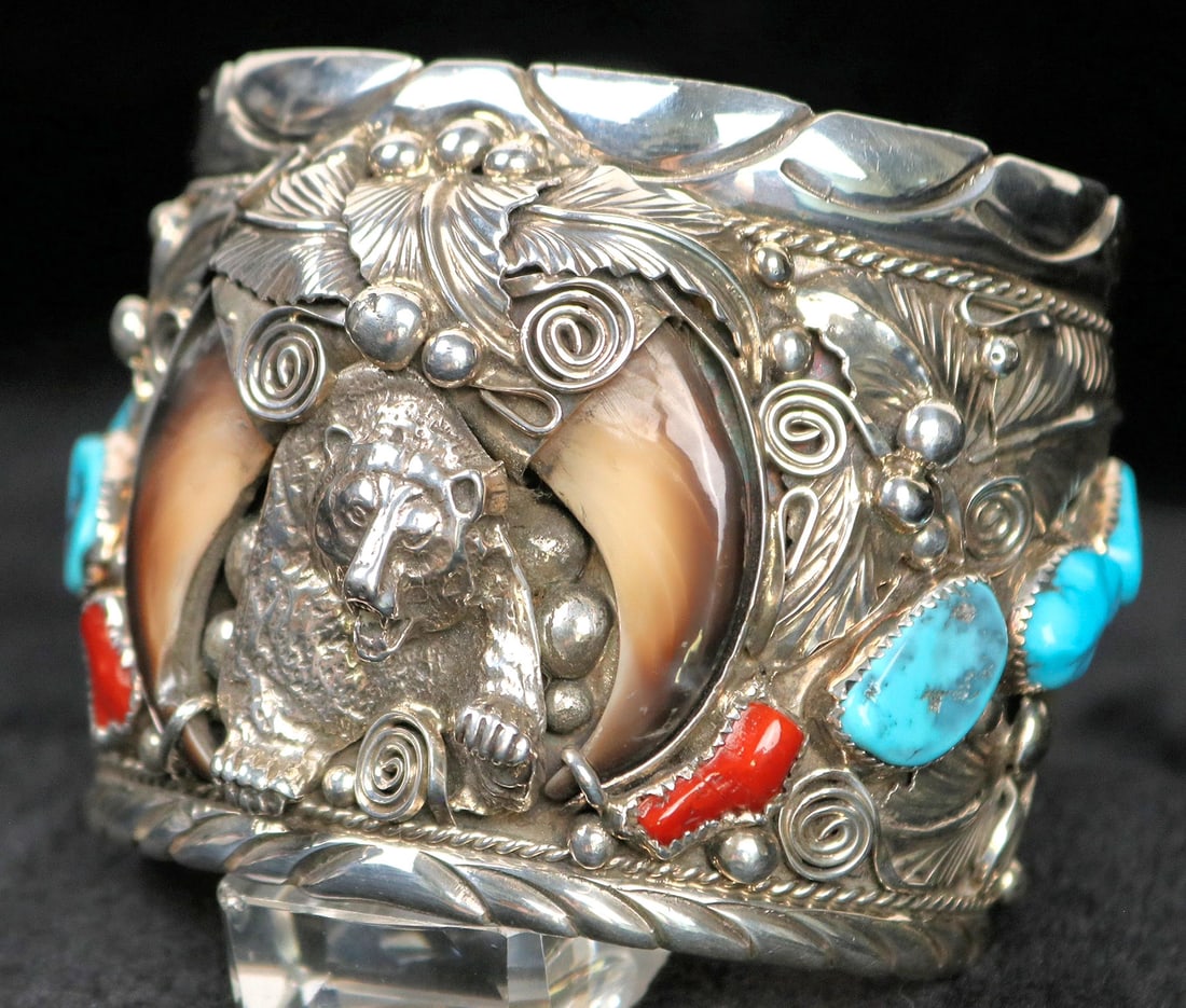 Navajo bear claw cuff [190547] (1 of 4)