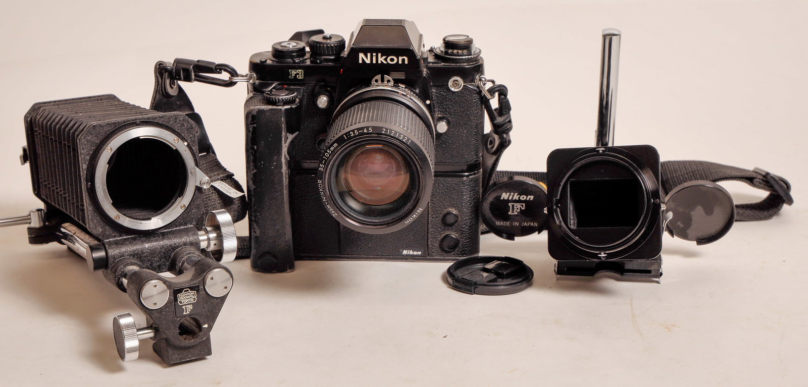 Nikon F3 with Zoom Nikor 35-105 [186375] (1 of 3)