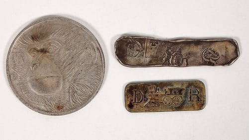 Mysterious Medals (3) [193607]