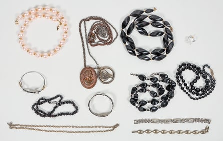 Necklaces (9) and Bracelets (4) [193618]