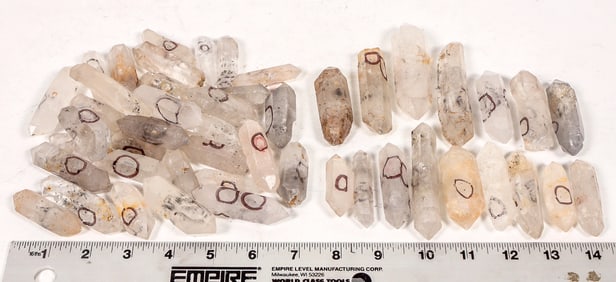 Anhydrous Quartz Crystals, Elongated and Euhedral [194291]