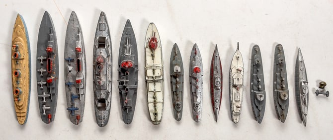 Tootsietoy Naval Fleet (13) [196300]