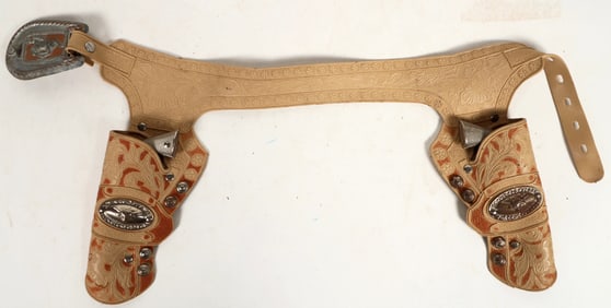 Hubley "Pet" Cap Guns and Holster Rig  [196971]