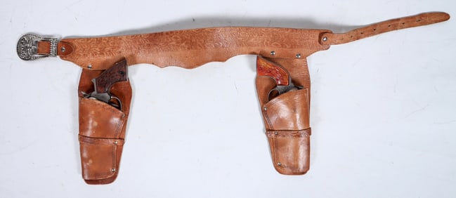 Hubley Toy Pistols and Leather Holster Belt [196899]