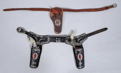 Toy Dual Pistol Belt/holster, Unmatched pistols; Plus Single Pistol/Holster [196949]