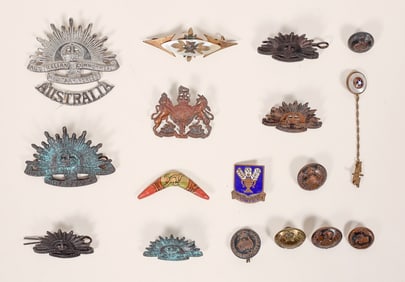 Australian Army and Air Force Badges and Buttons (15) [191733]