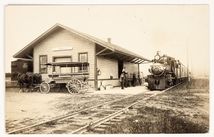 Yamhill, Oregon Train Depot Real Photo Postcard [197591]