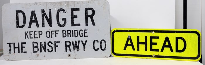 Metal Road Sign Pair [197092]