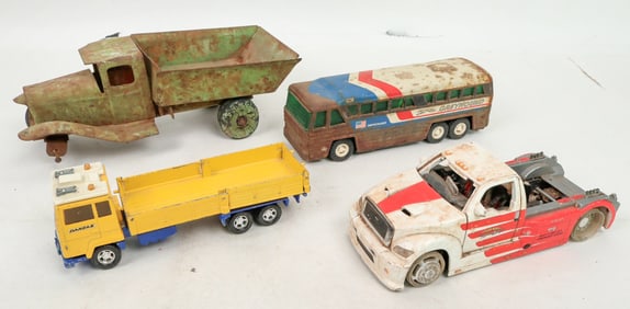 Metal Trucks and 1 Buss, 4 Total [196668]
