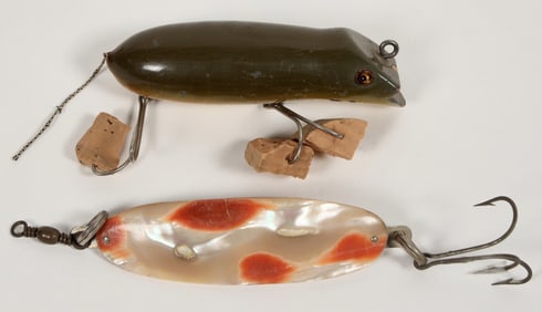 Fishing: Shakespear Wood Glass-Eyed Mouse Lure & Abalone and Nickel Silver Lure [197885]