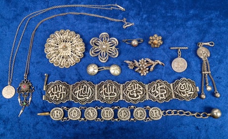 Middle Eastern Jewelry [124986]
