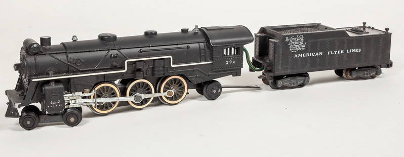 American Flyer  Locomotive And Tender 4-6-2 [183876]: American flyer 4-6-2 Locomotive and tender # 293. "THe New York, New Haven and Hartford RR CO". Tested : motor hums will need cleaning. Graphics are in excellent cond and clear. BOdy is also in Excell