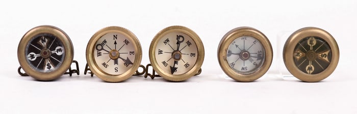 Marbles Lapel Pin and pocket Compasses (5) [200005]