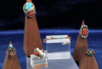 Vintage Navajo Jewelry  [124975]