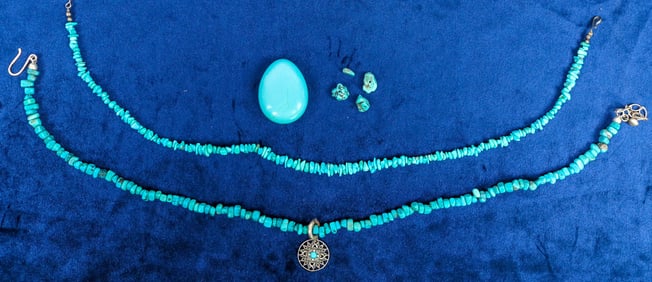 Turquoise Necklaces and Beads [199351]