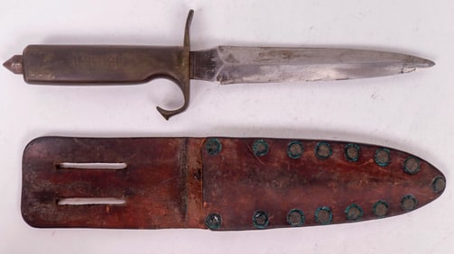 WW1 Landers Frary & Clark Dagger with  Leather Sheath c. 1918 [198670]