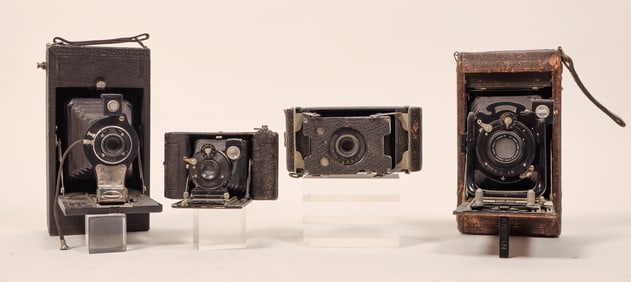 Four Vintage Cameras [185537]